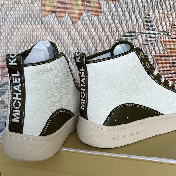 MICHAEL KORS SHEA MID HIGH TOP
FAUX LEATHER
49F3SHFESL
OLIVE
New - Picture 9 of 16